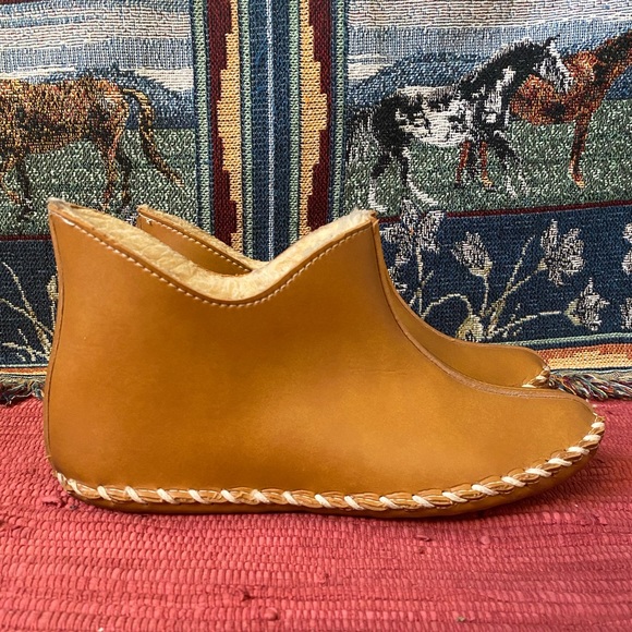 Genuine leather vintage moccasin boot slipper - Picture 4 of 7
